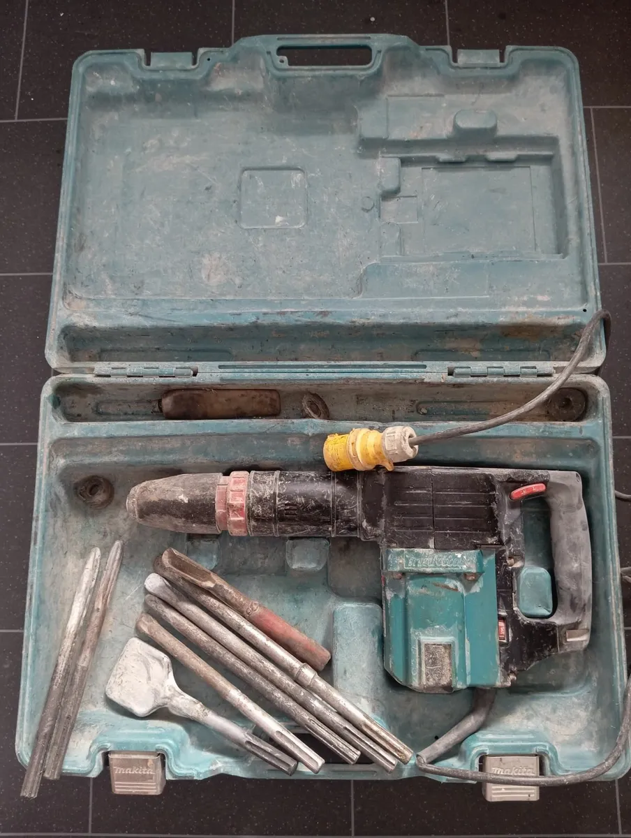 kango Makita HM1202C - Image 4
