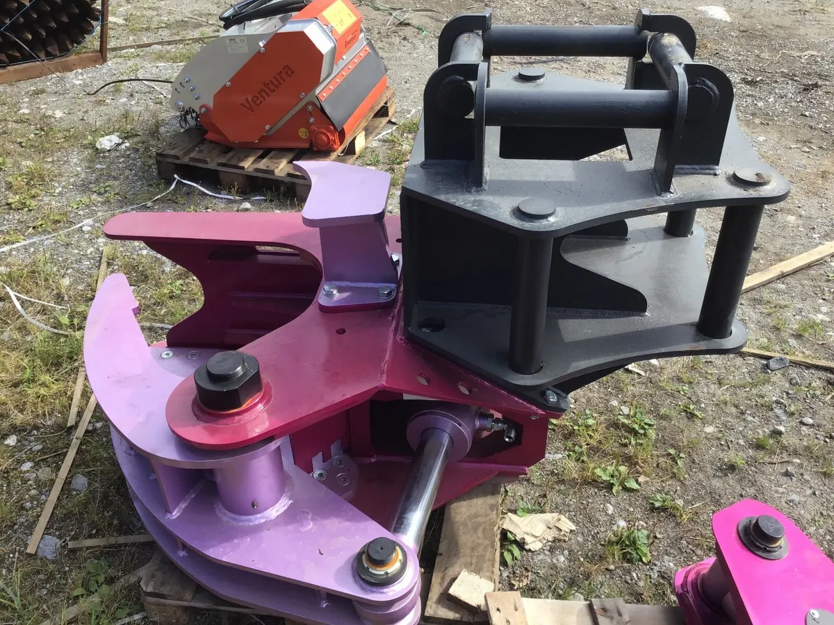 Foresteck tree shears cut 18” ash  , can’t be beat - Image 2