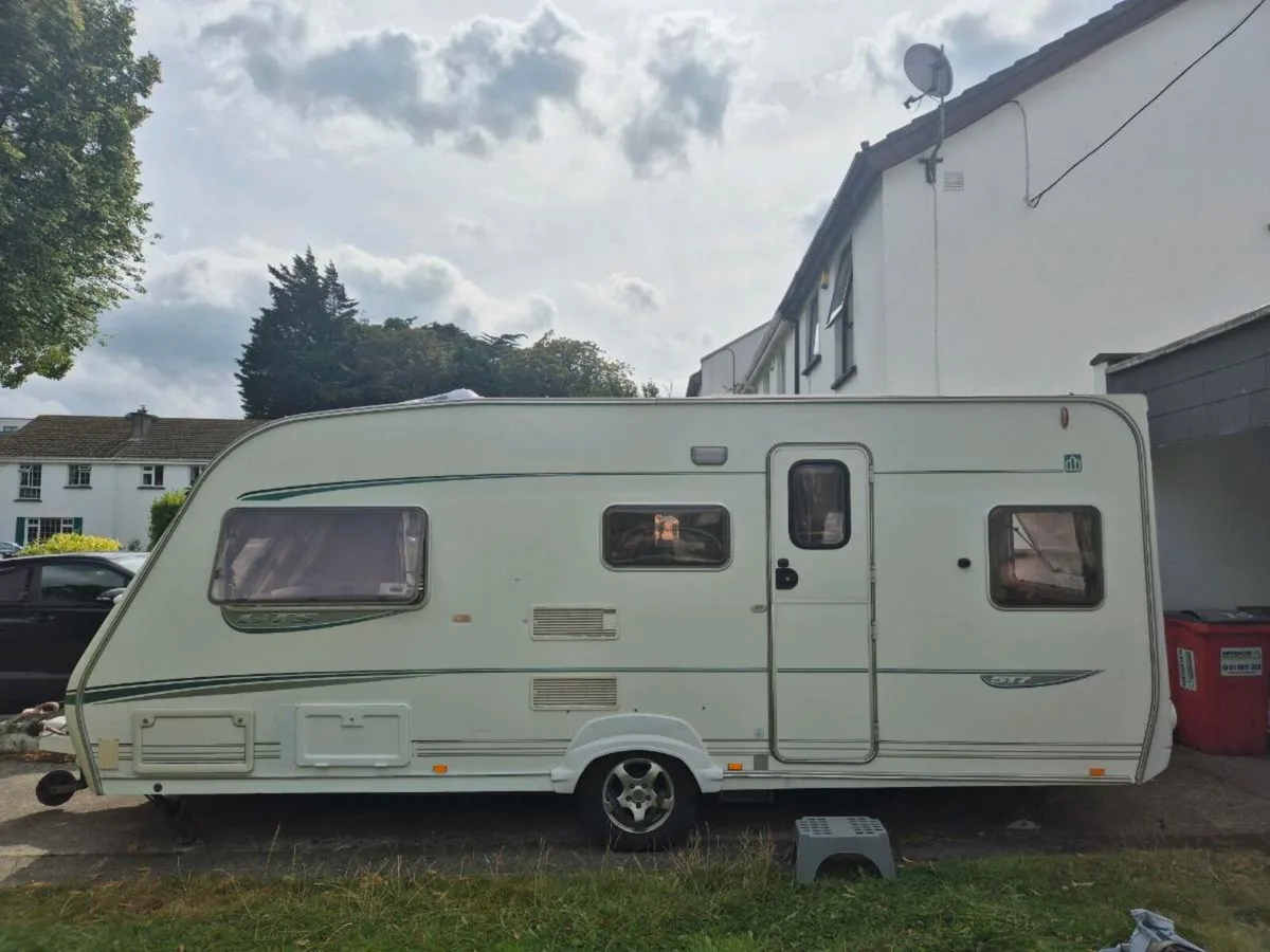 Abbey Vogue 517 Caravan - Image 1