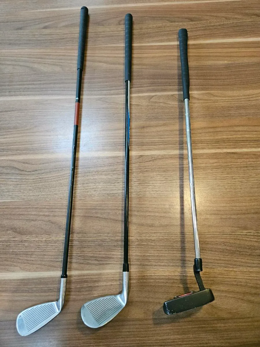 3 Junior golf clubs - Image 1