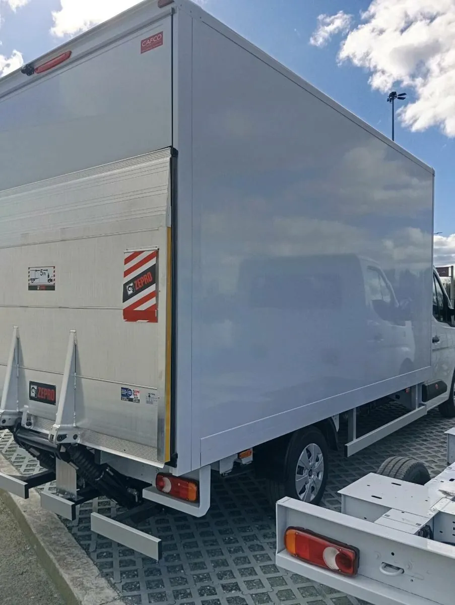 Man with van - Image 1