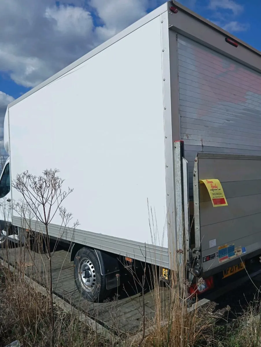 Man with van - Image 3