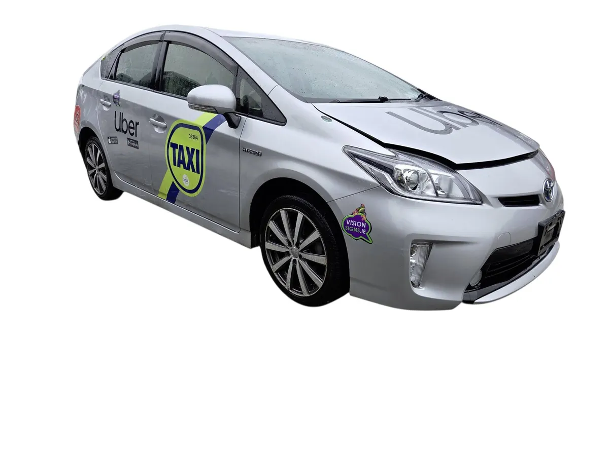 2013 TOYOTA PRIUS For Breaking/Dismantling - Image 1