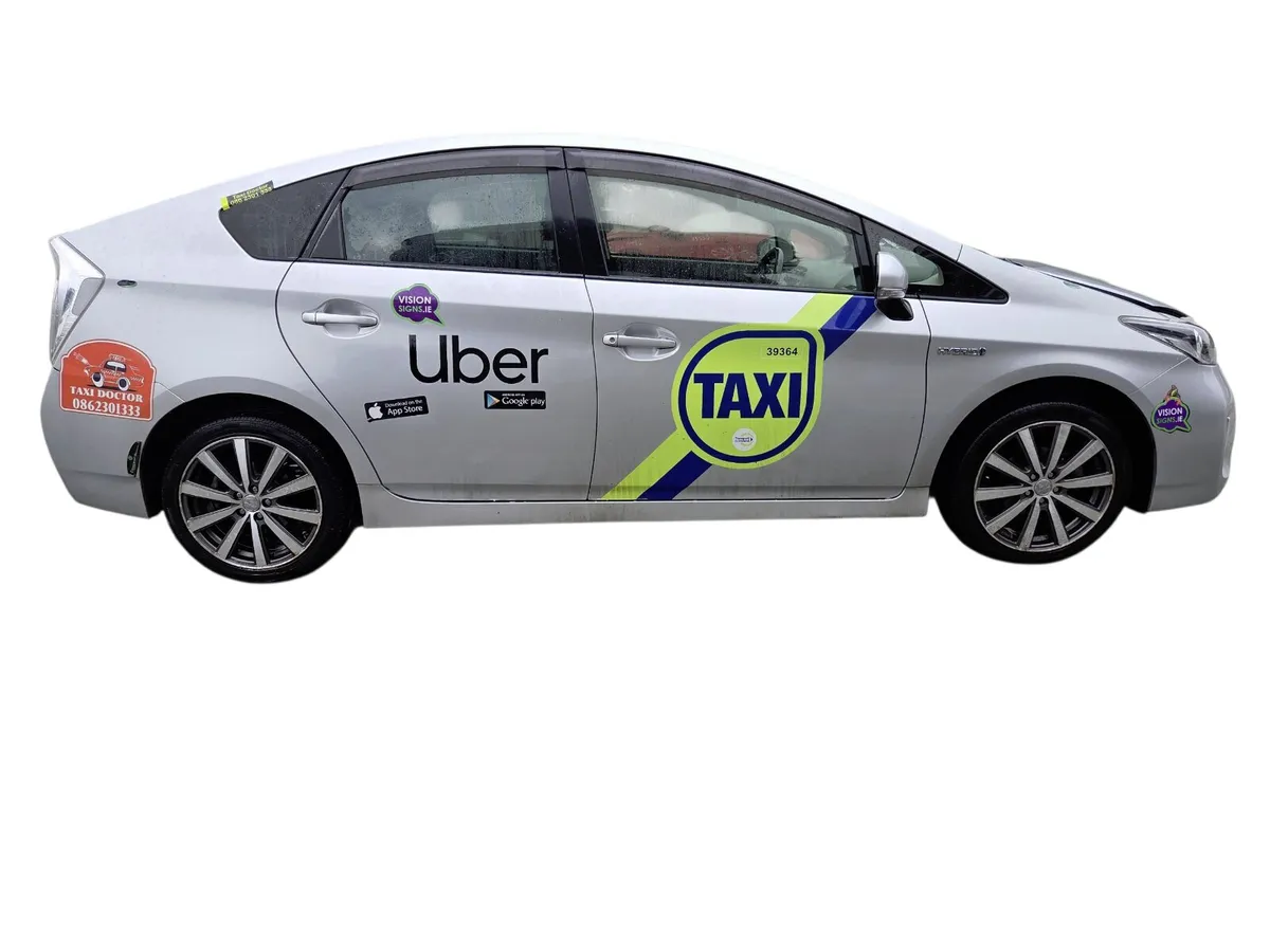 2013 TOYOTA PRIUS For Breaking/Dismantling - Image 2