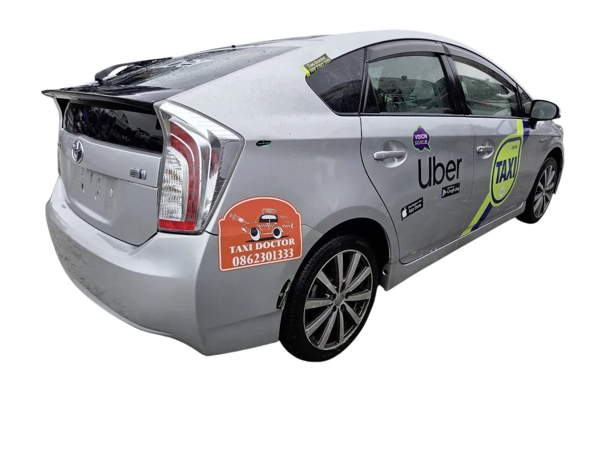 2013 TOYOTA PRIUS For Breaking/Dismantling - Image 3