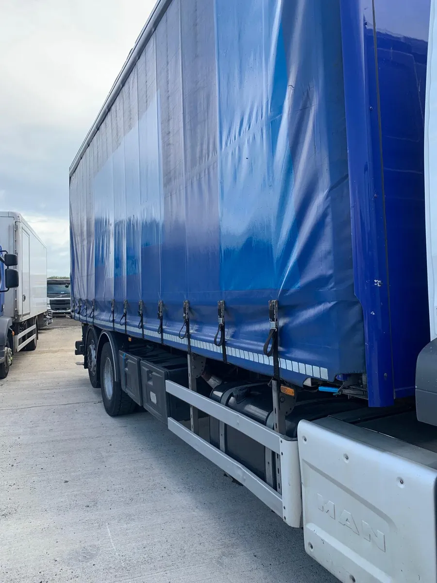 February 2017 MAN TGS 26 320 - Image 3