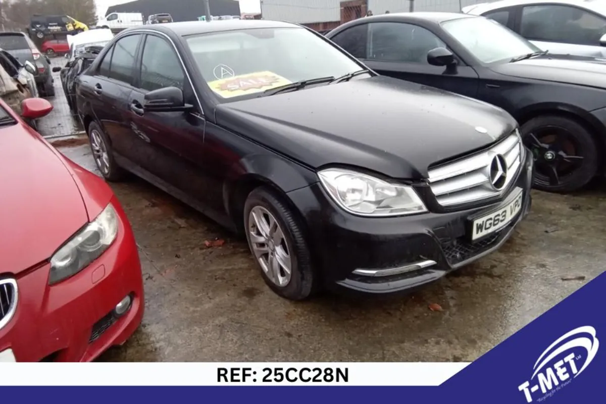 2013 MERCEDES C-CLASS BREAKING FOR PARTS - Image 1