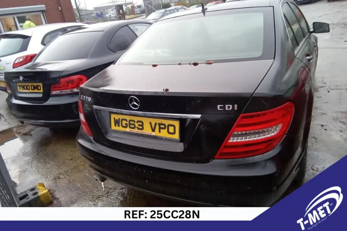 2013 MERCEDES C-CLASS BREAKING FOR PARTS - Image 4