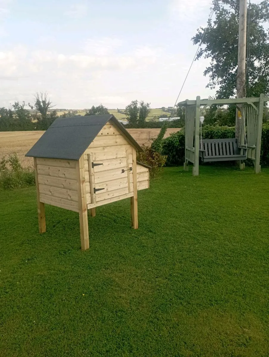 Wooden Chicken coop- Fits 8 hens Reduced 395euros - Image 3