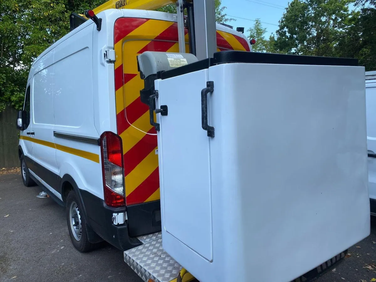 Ford Transit 2021 cherry picker - Image 2
