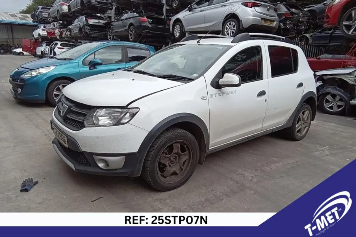 2013 DACIA SANDERO STEPWAY BREAKING FOR PARTS - Image 3