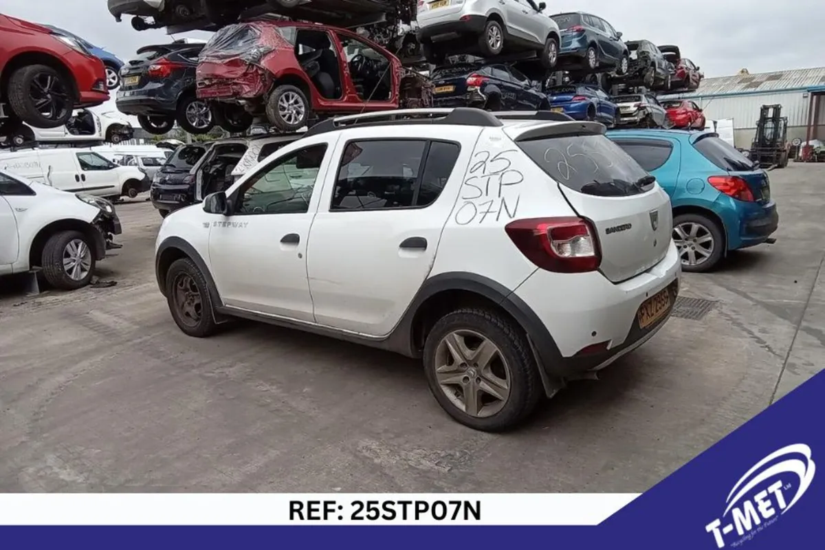 2013 DACIA SANDERO STEPWAY BREAKING FOR PARTS - Image 4
