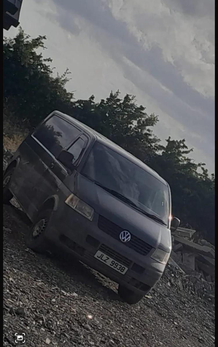 Breaking 2005 Volkswagen transporter 2.5