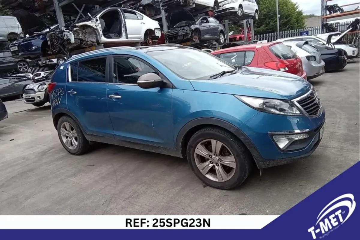 2011 KIA SPORTAGE BREAKING FOR PARTS - Image 1