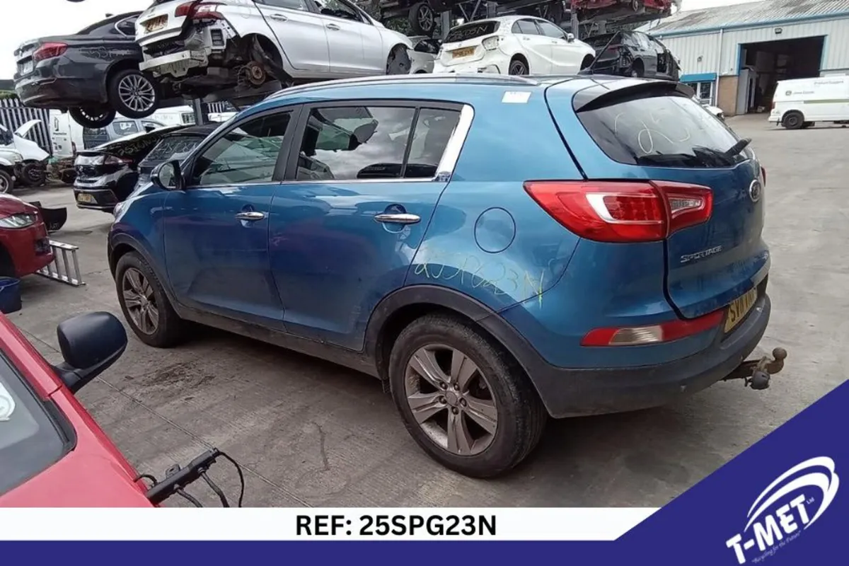 2011 KIA SPORTAGE BREAKING FOR PARTS - Image 4