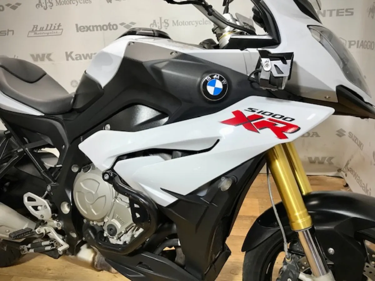 PRE-OWNED BMW S 1000 XR 2015 - Image 4