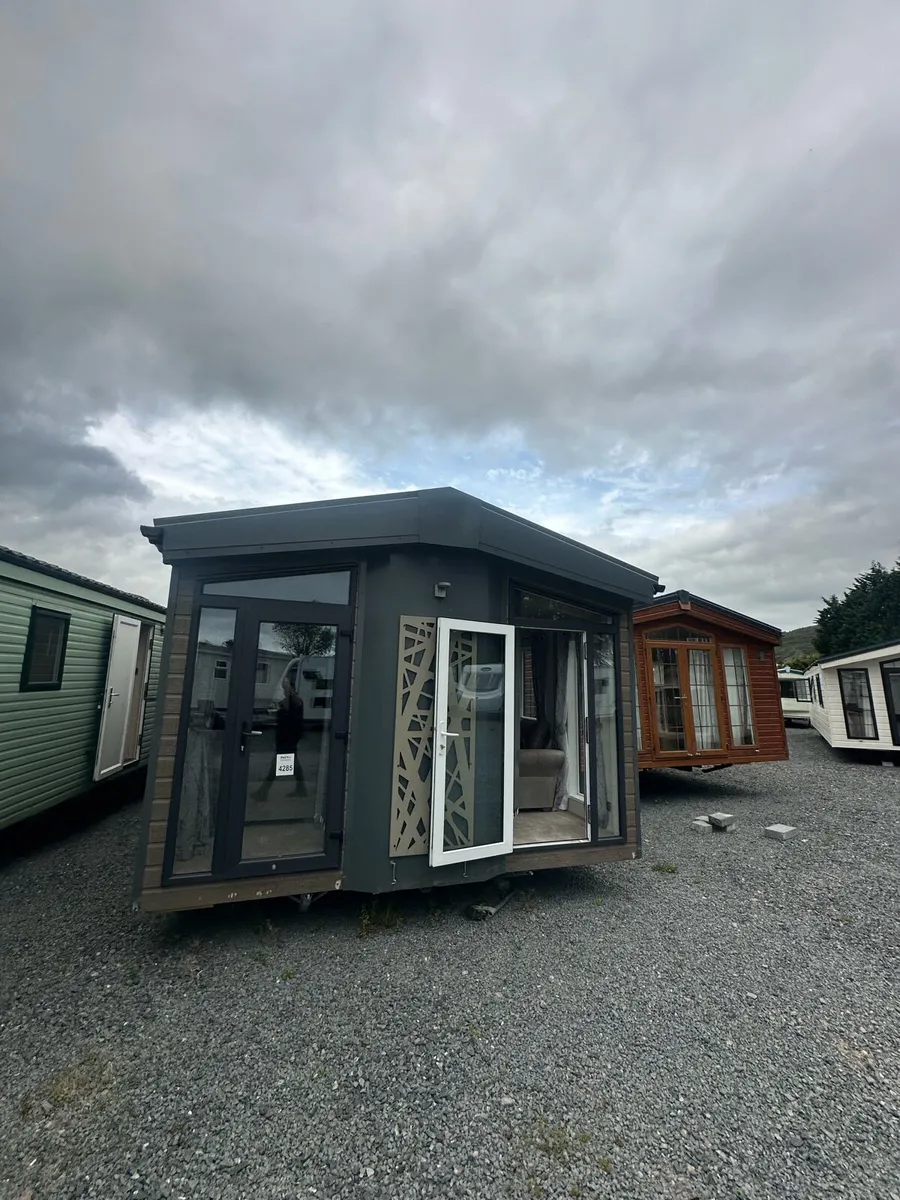 Carnaby Lodge 42-14  residential unit - Image 1