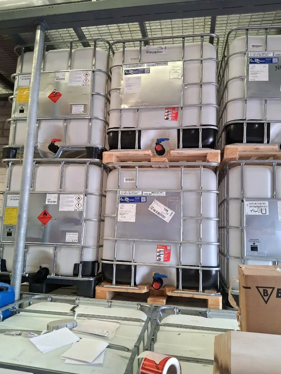 Water tanks.€75 can deliver.1000.litre capacity. - Image 1