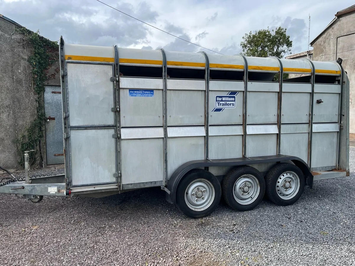 Cattle trailer - Image 1