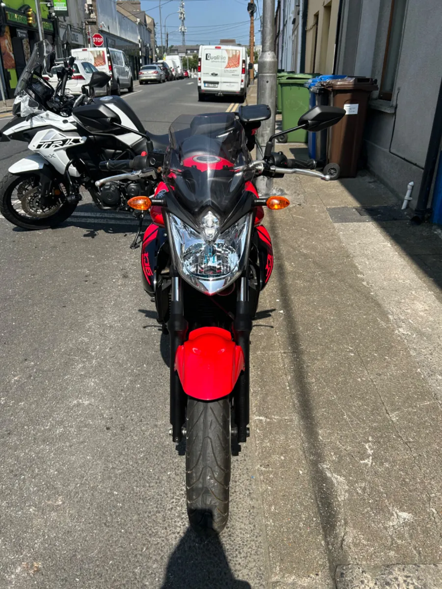 131 Yamaha XJ6 - Image 4