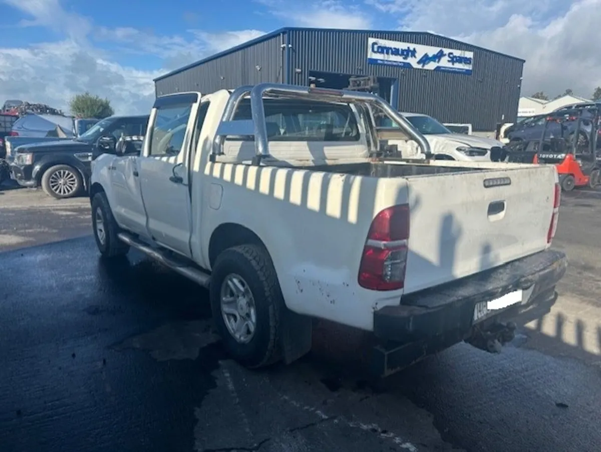 2014 TOYOTA HILUX 2.5D JUST IN FOR BREAKING - Image 3