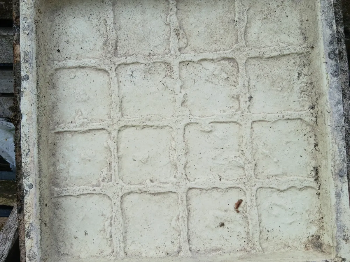 Concrete moulds over 600 lots of different types . - Image 1