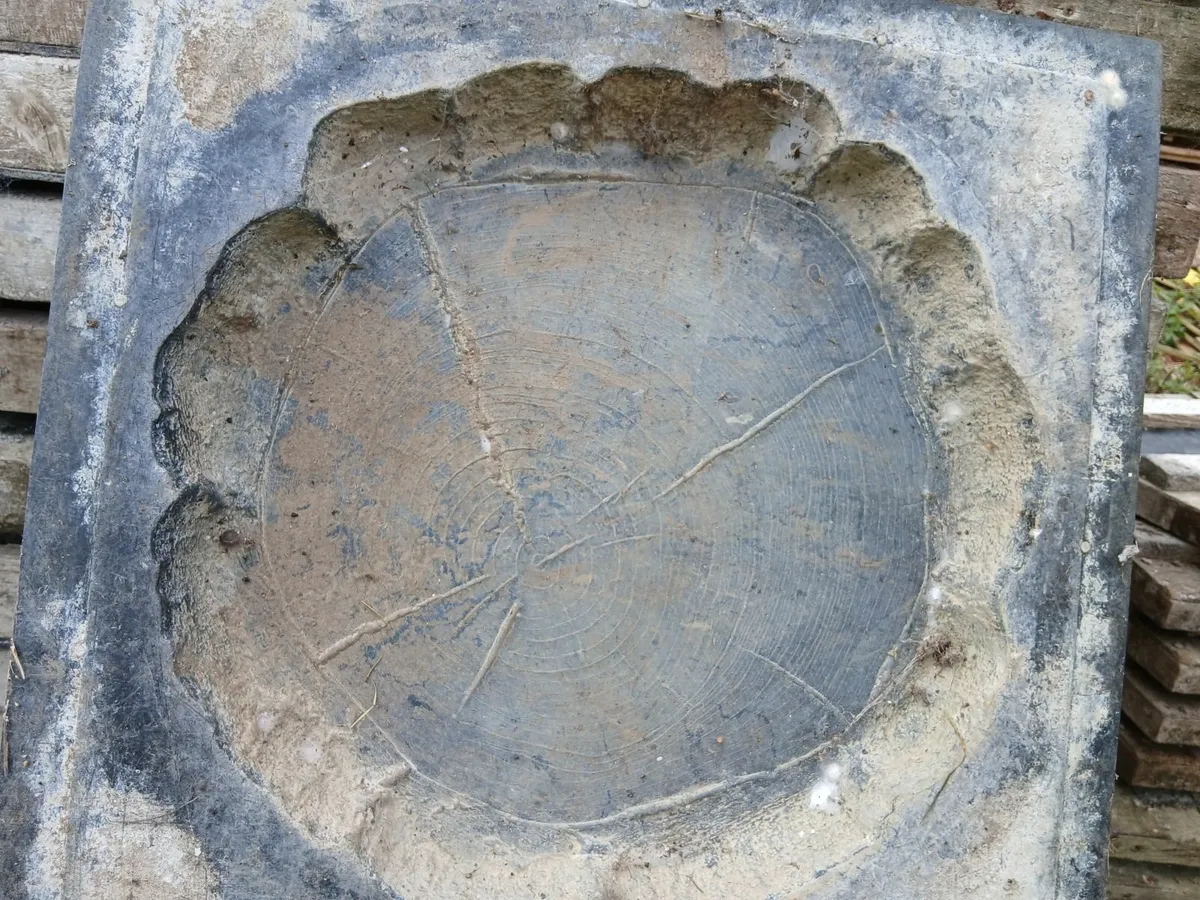 Concrete moulds over 600 lots of different types . - Image 2