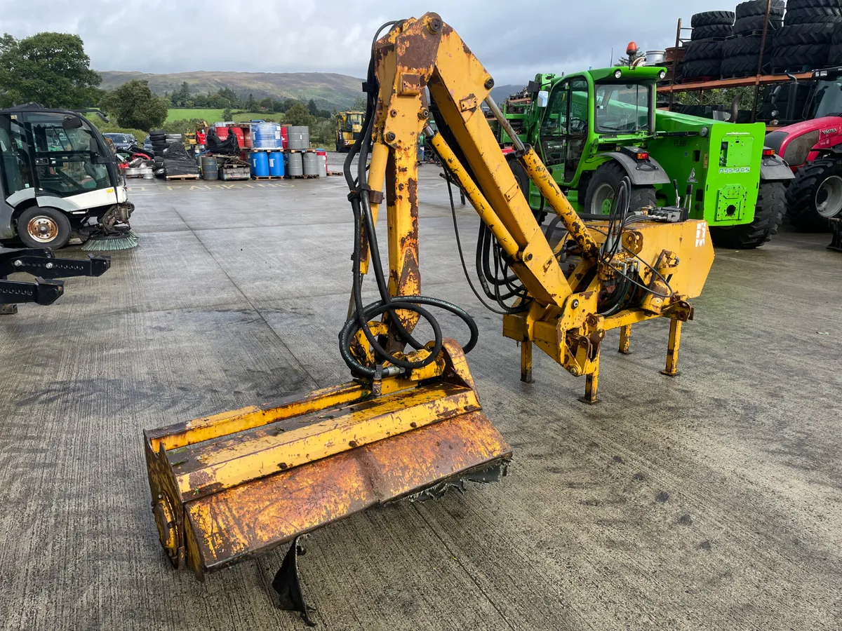 Bomford B468 Hedge Cutter - Image 2