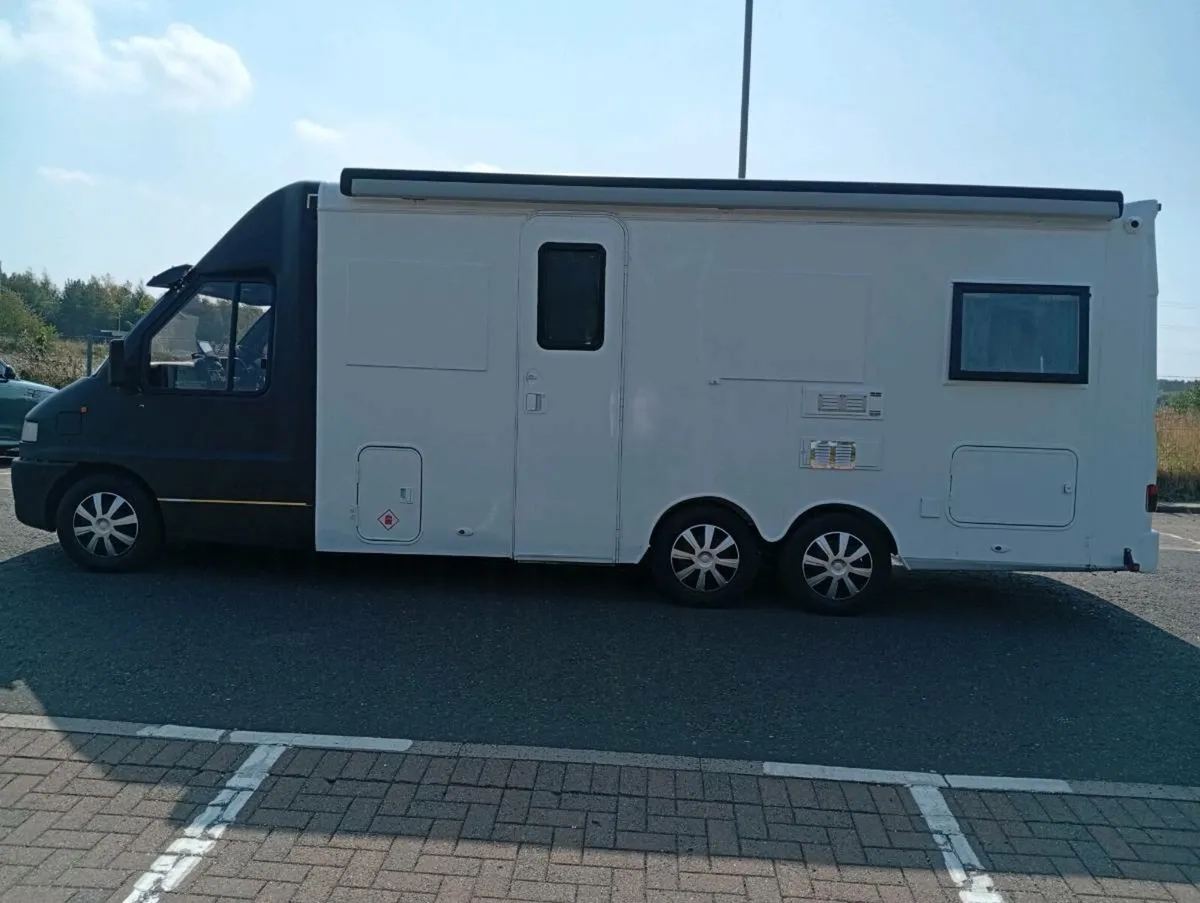 Campervan, Peugeot, BOXER 320 SWB - Image 2
