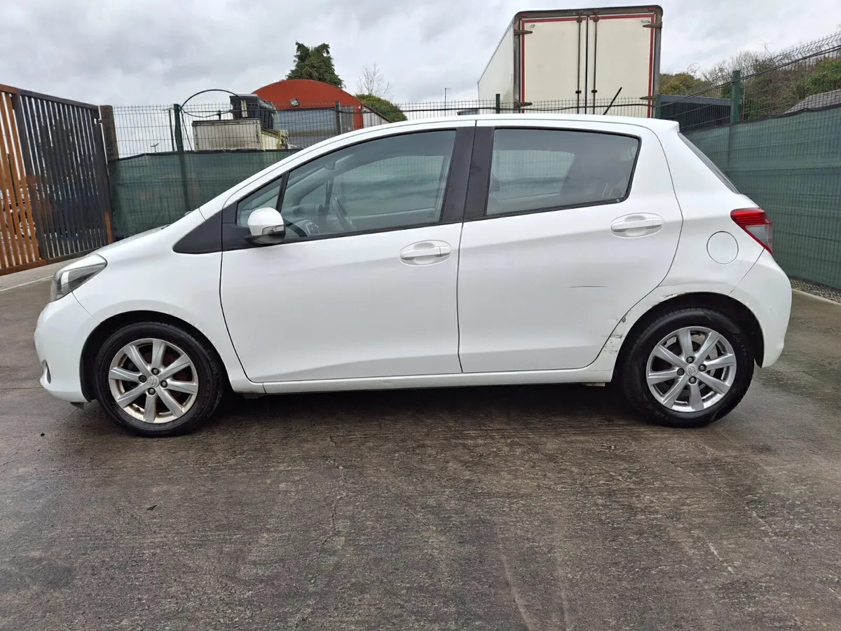 *2013 Toyota Yaris  1.3 Petrol - Image 4