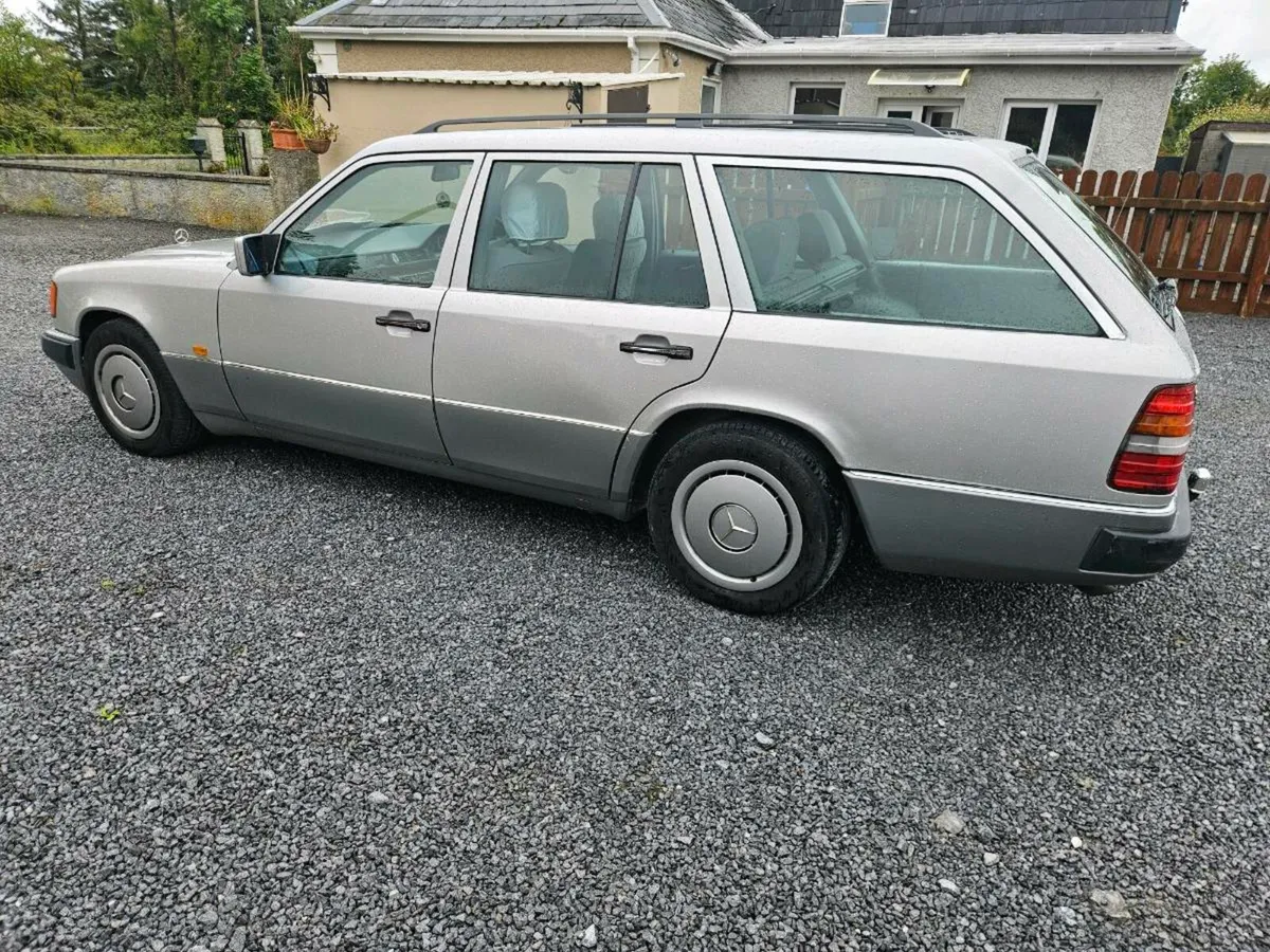Mercedes 300te - Image 1