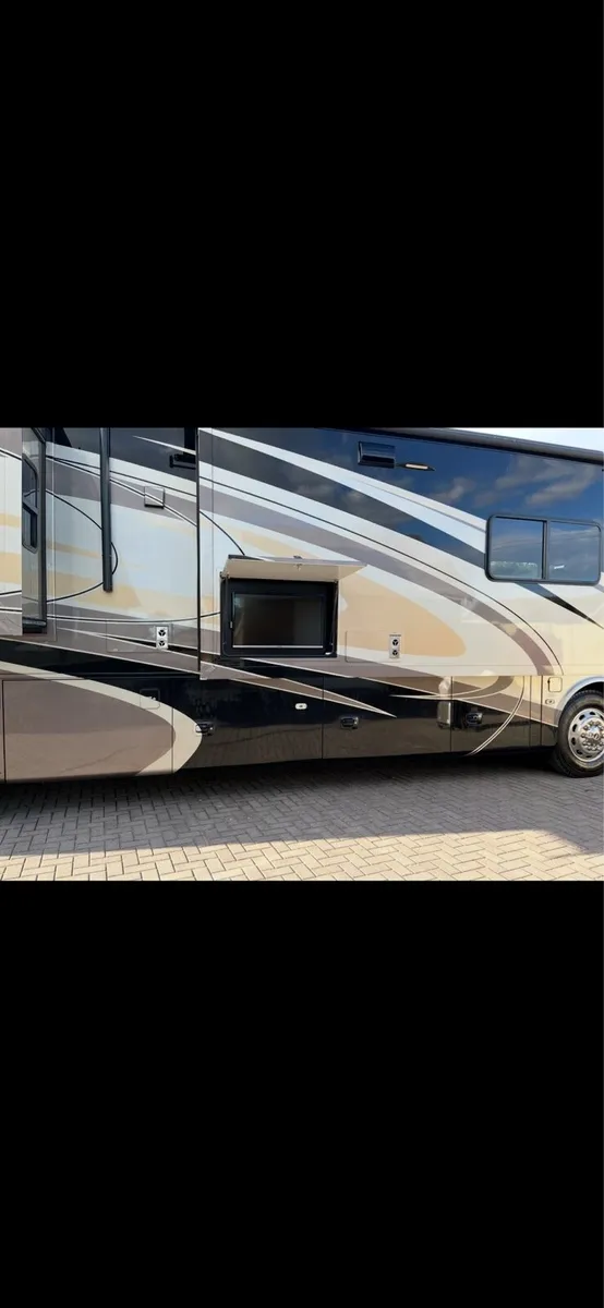 American RV. - Image 4