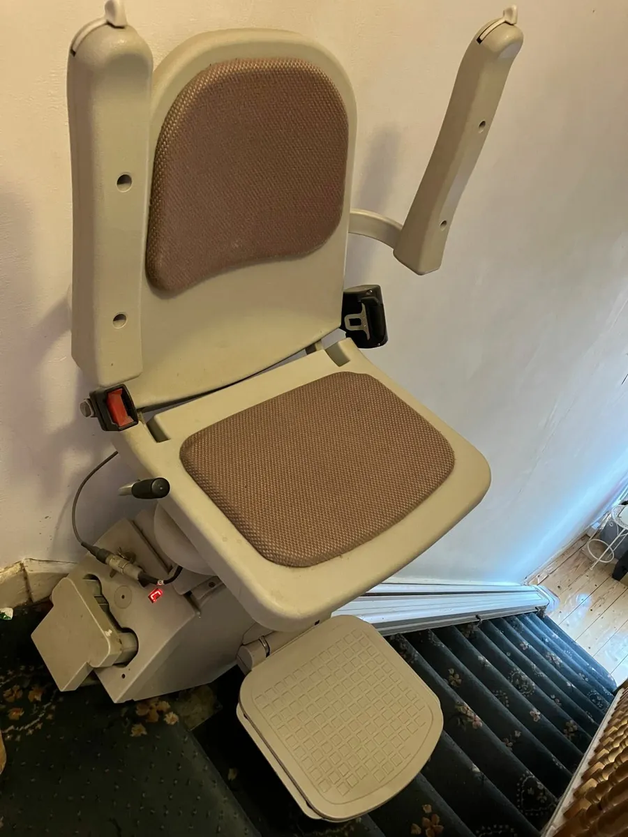 ACORN SUPERGLIDE 120 STAIRLIFT - Image 1