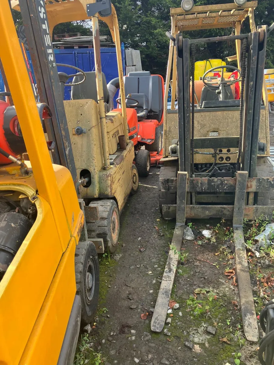 Kuomatsu forklift - Image 1