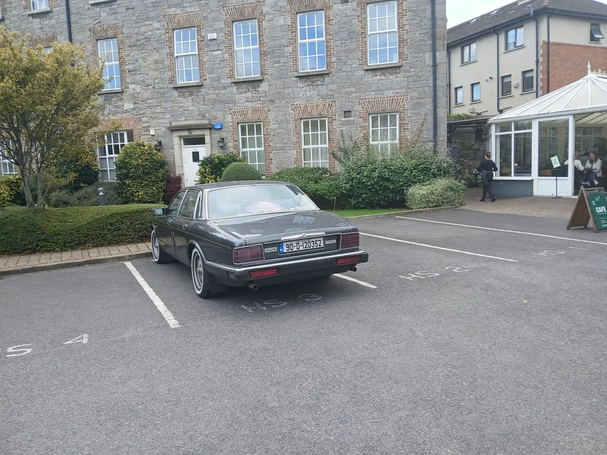 Jaguar 4.0L 1990 XJ40 Soverign - Image 3