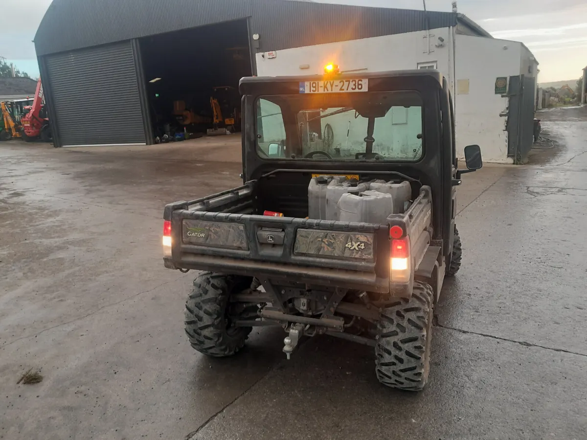 J.D XUV 865M Gator 2019 (18005) - Image 4