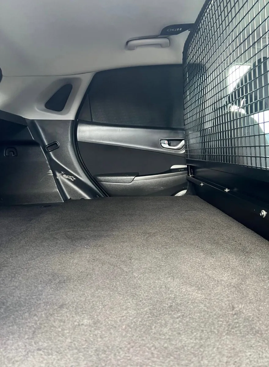 212 HYUNDAI KONA EXECUTIVE COMMERCIAL - Image 4