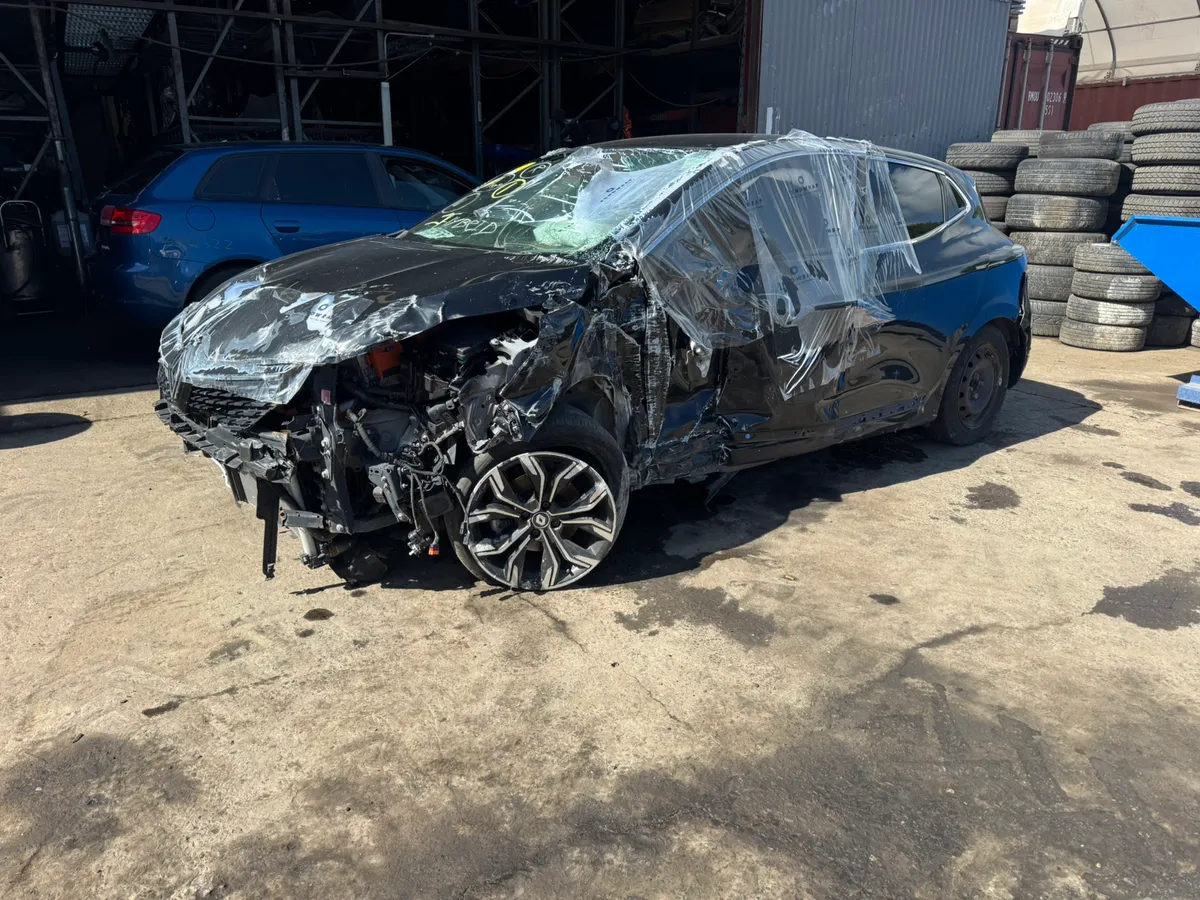 Breaking 2025 Renault Clio 1.6 auto - Image 2