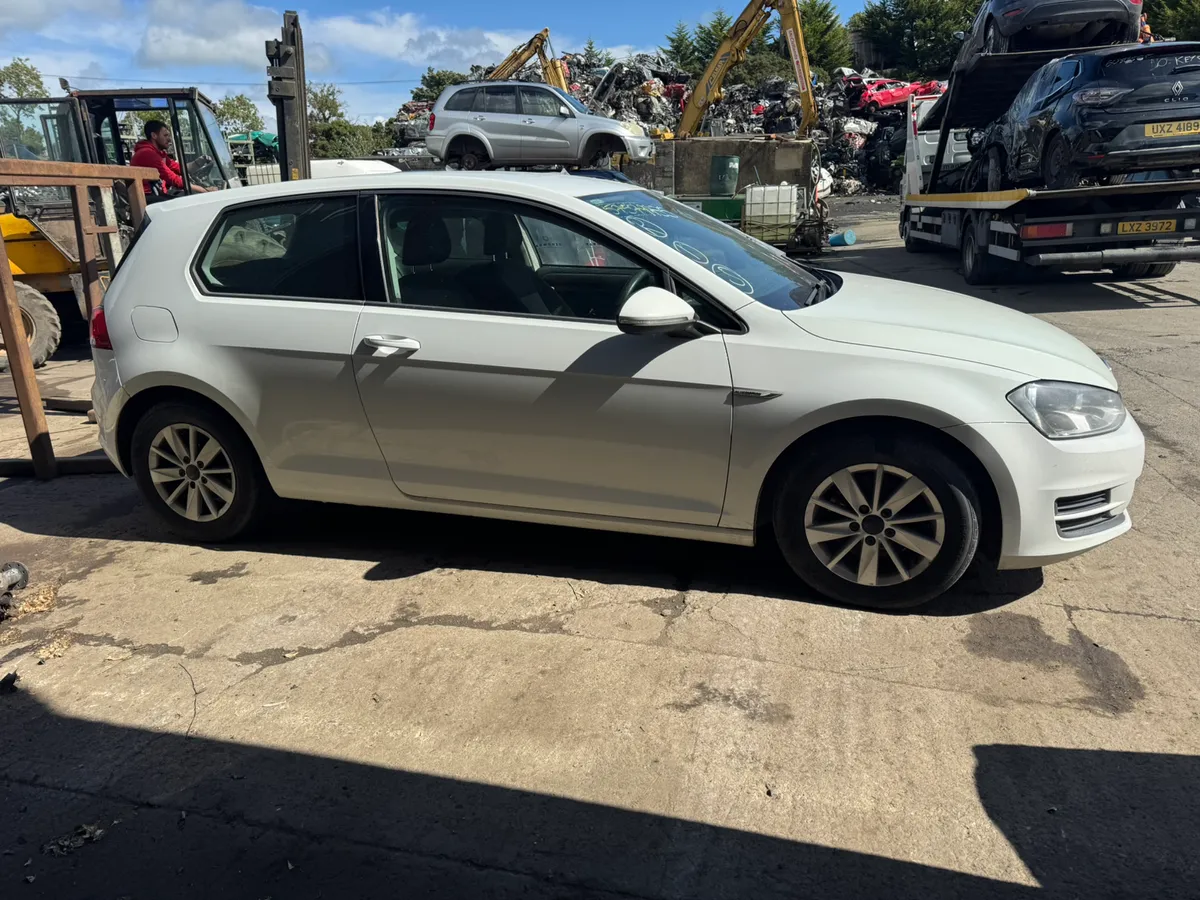 Breaking 2015 Volkswagen Golf 1.6 tdi - Image 3