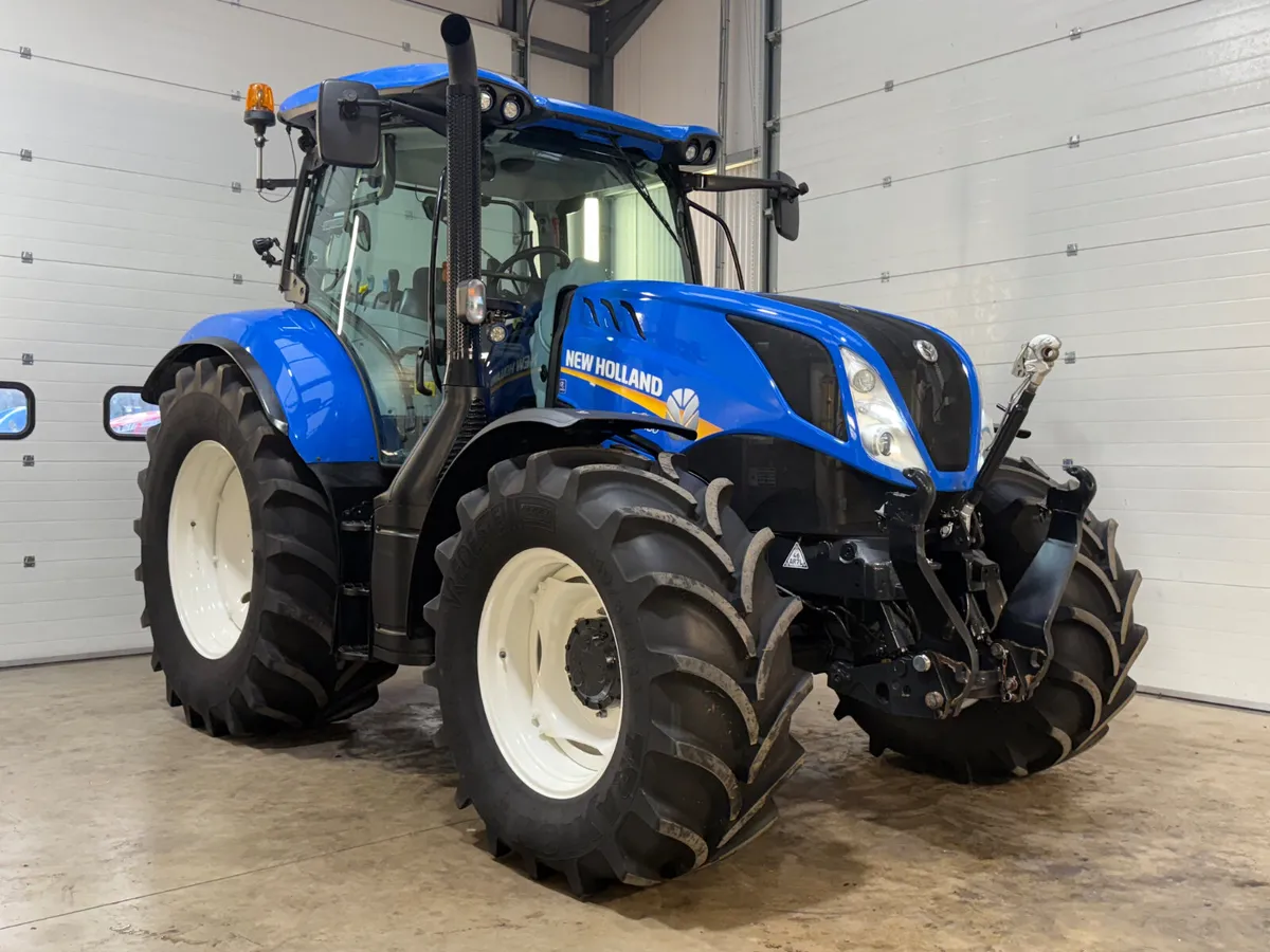 NewHolland T6.180 ***Only 1400 hrs! As new!!*** - Image 3