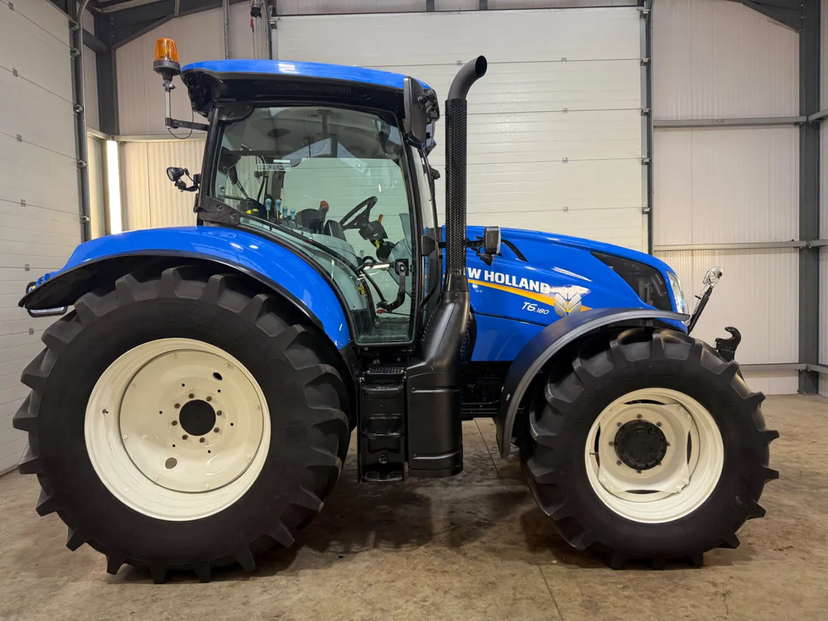 NewHolland T6.180 ***Only 1400 hrs! As new!!*** - Image 2