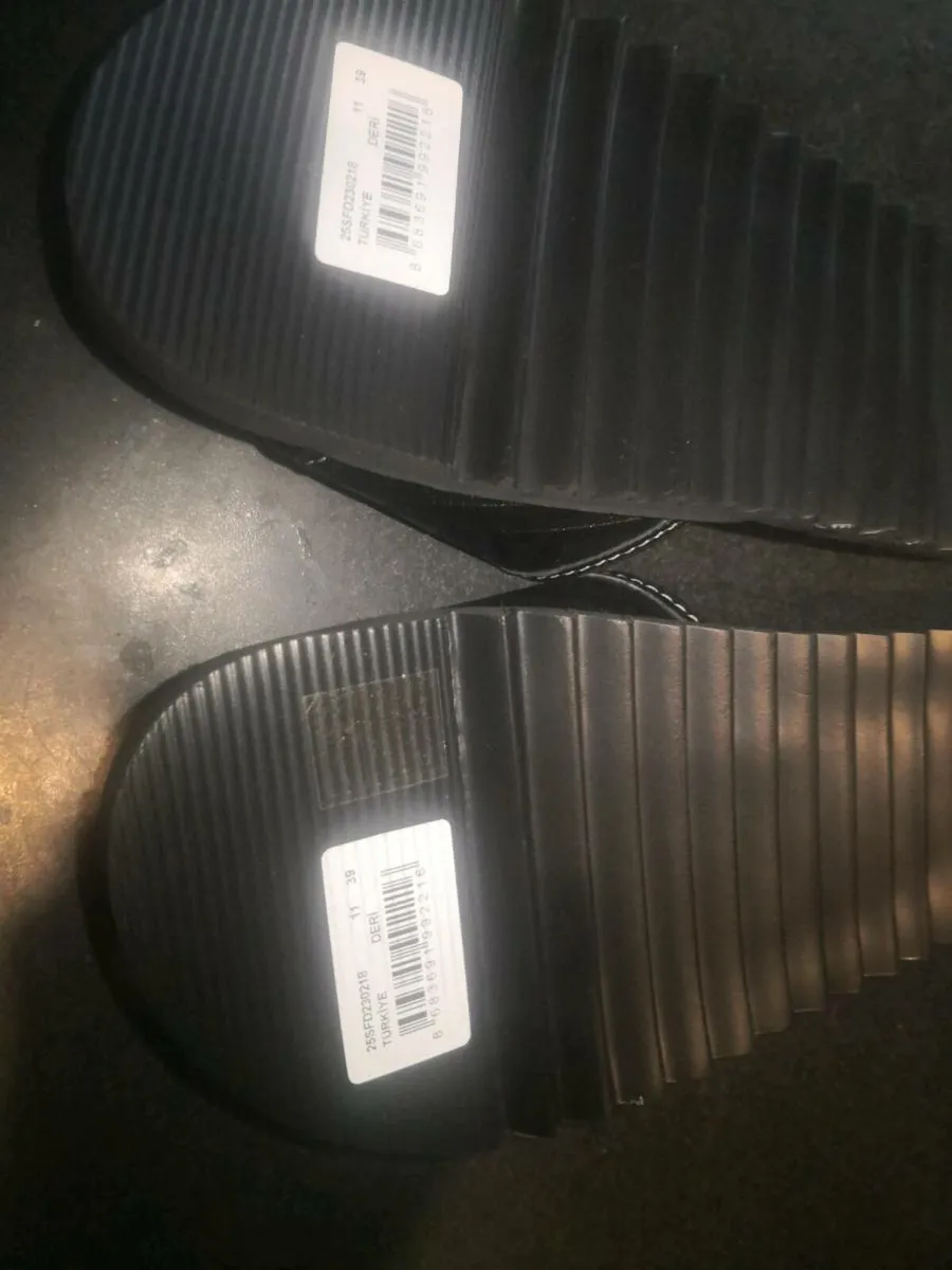 Brand new Derimod leather sandals - Image 3