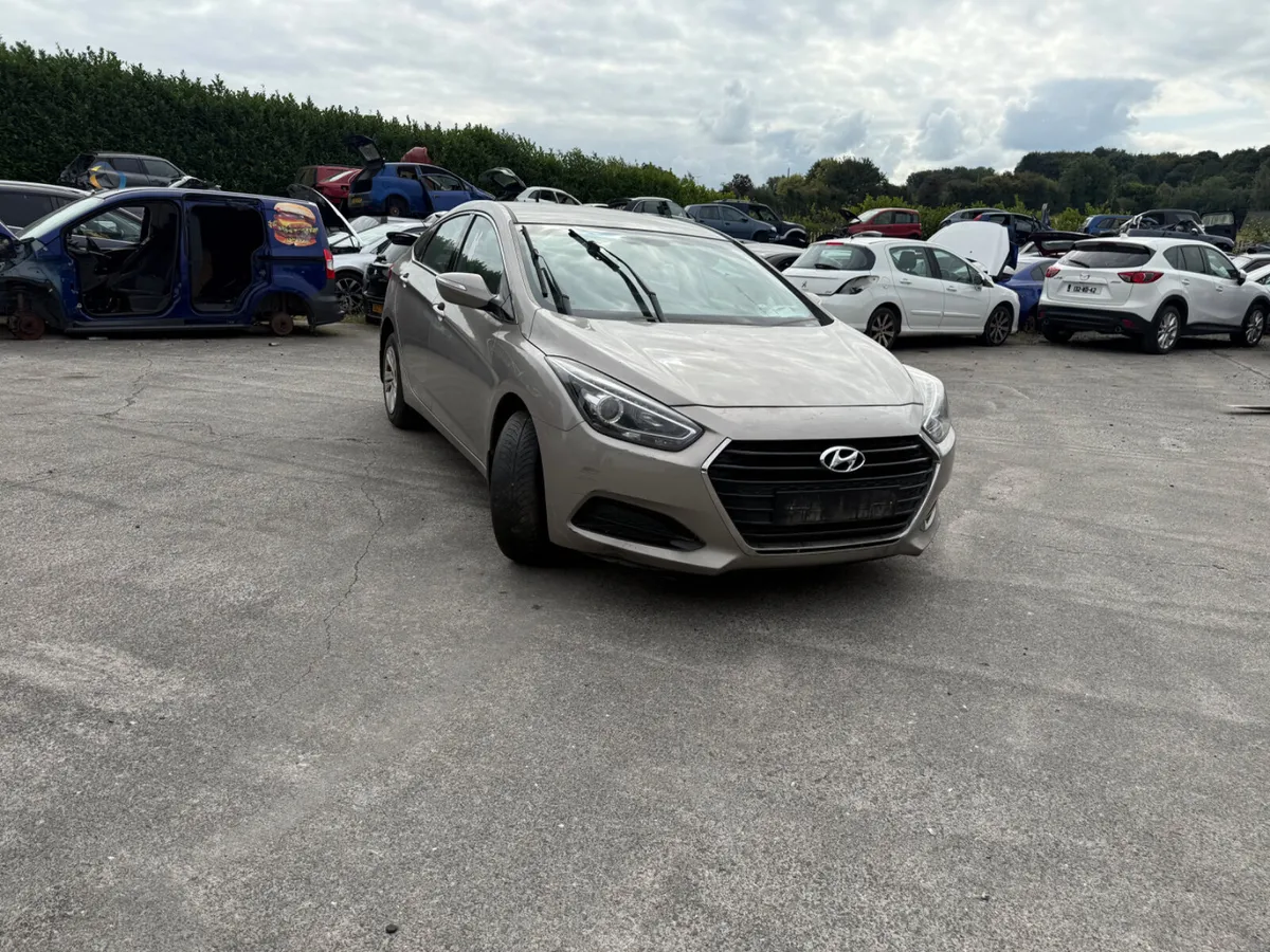 2016 Hyundai i40  1.7 CRDI - Image 2