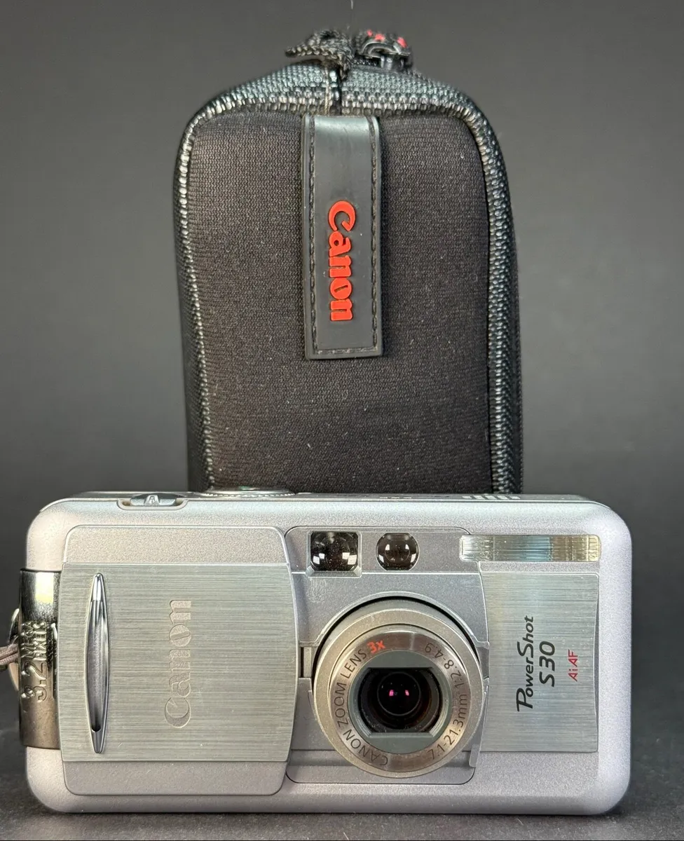 Canon PowerShot S30 - Image 2