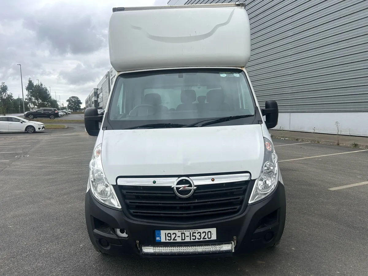 2019 Opel Movano Box Body with tail lift - Image 2