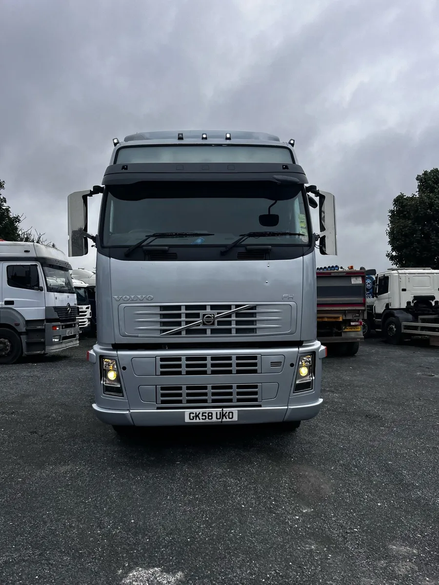 2008 volvo fh rigid 520 hp 6x2 - Image 3