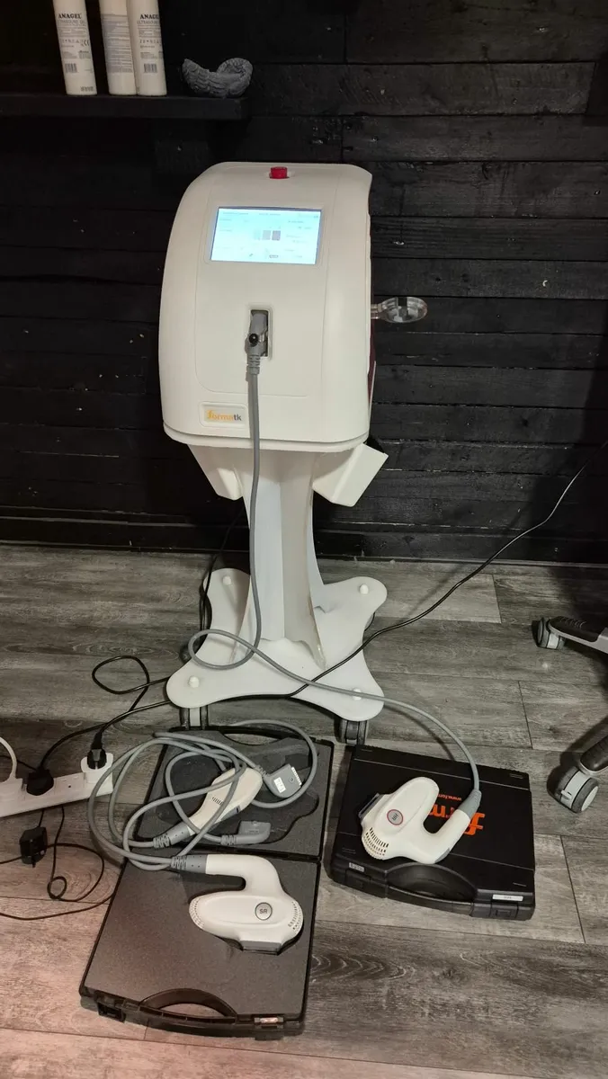 LIKE NEW FORMAT TK IPL LAZER HAIR REMOVAL ACHINE - Image 1
