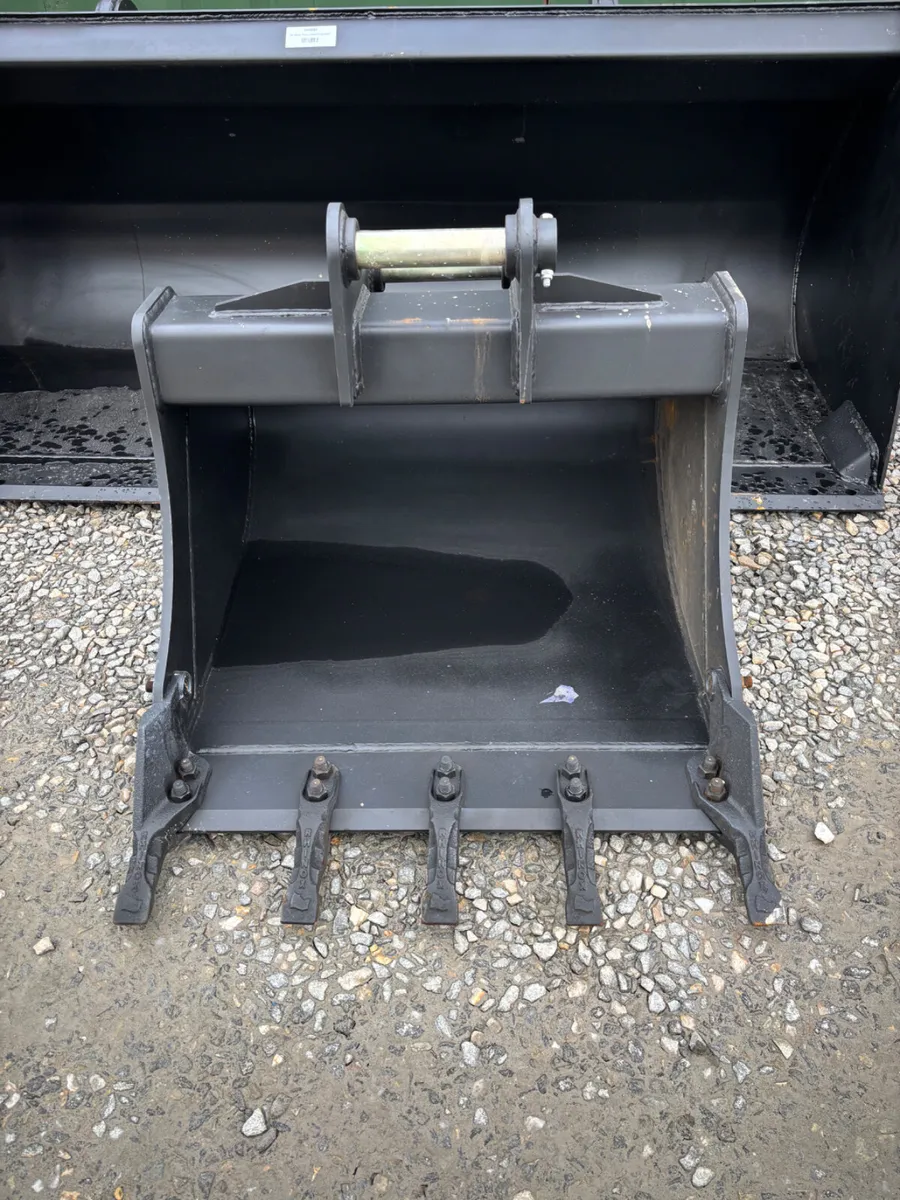 New/Unused Rhinox  Buckets & Concrete Buckets - Image 2
