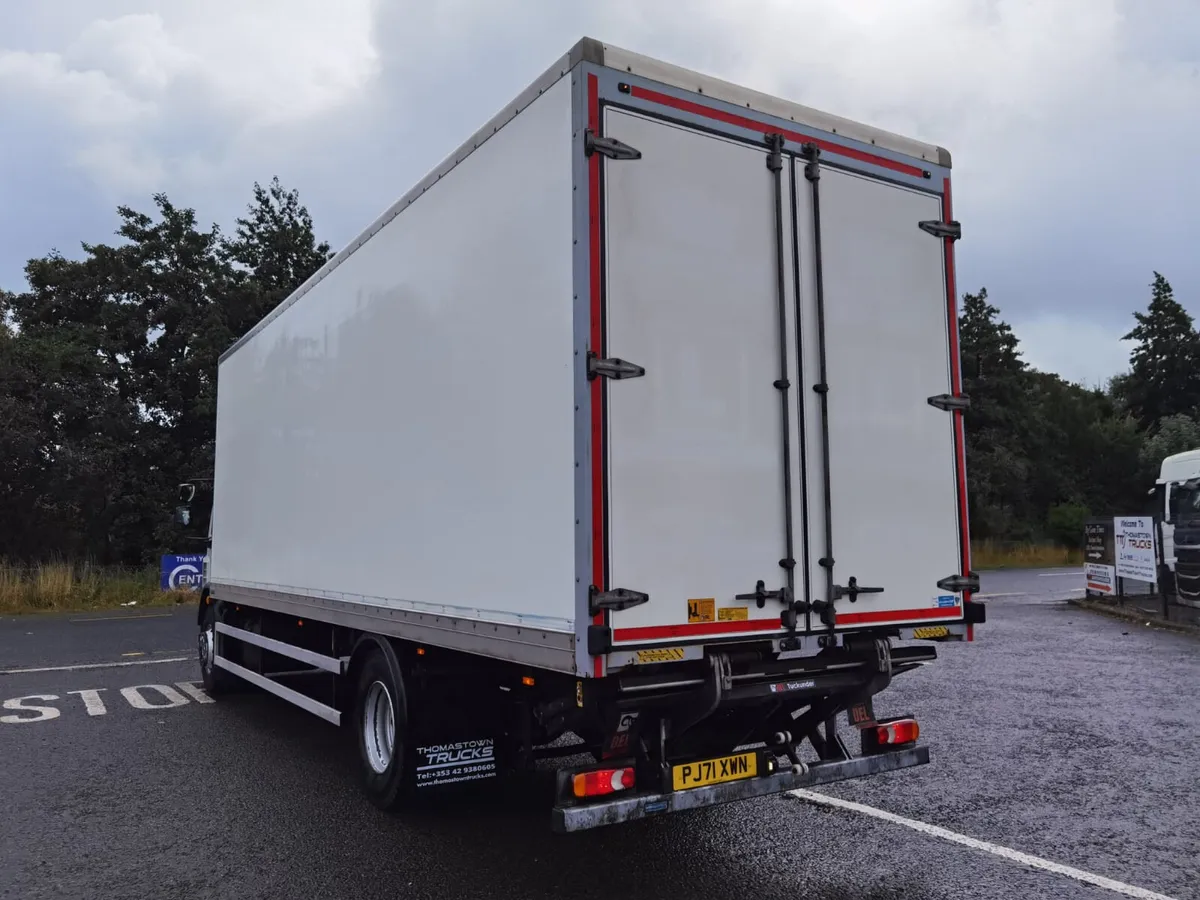 2022 DAF LF 260 4X2 with 28ft GRP Box - Image 4