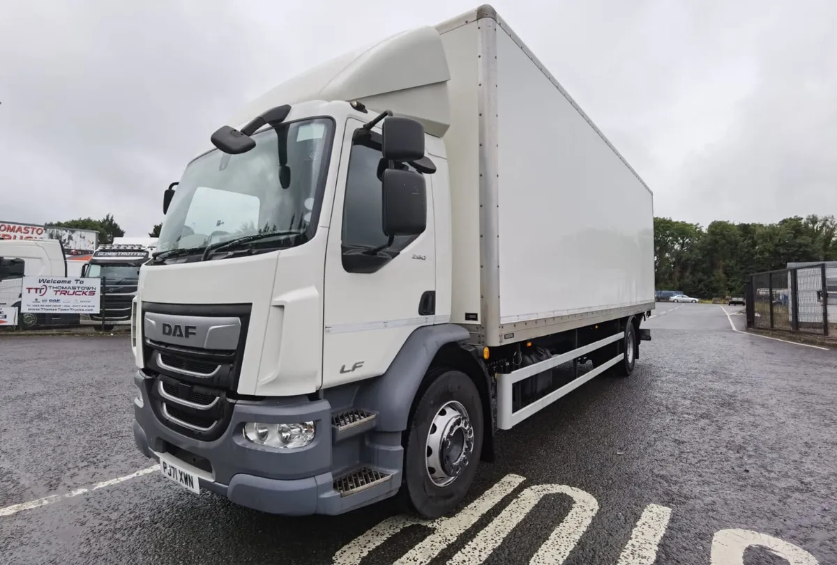 2022 DAF LF 260 4X2 with 28ft GRP Box - Image 3